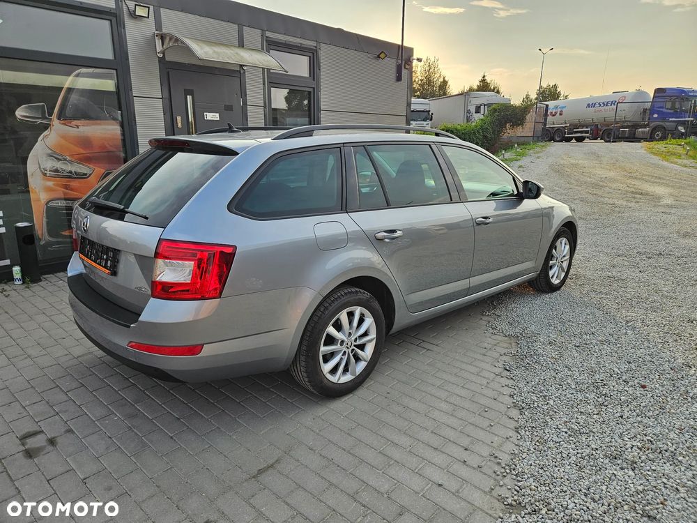 Skoda Octavia 1.6 TDI Joy DSG - 3