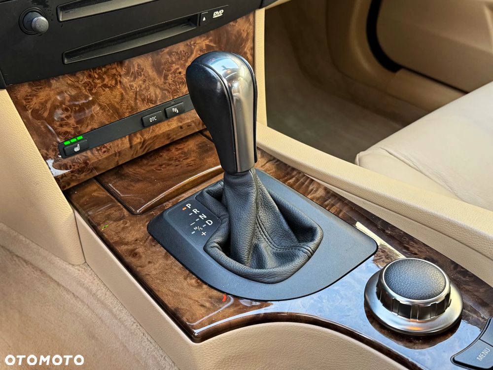 BMW Seria 5 525xi - 31