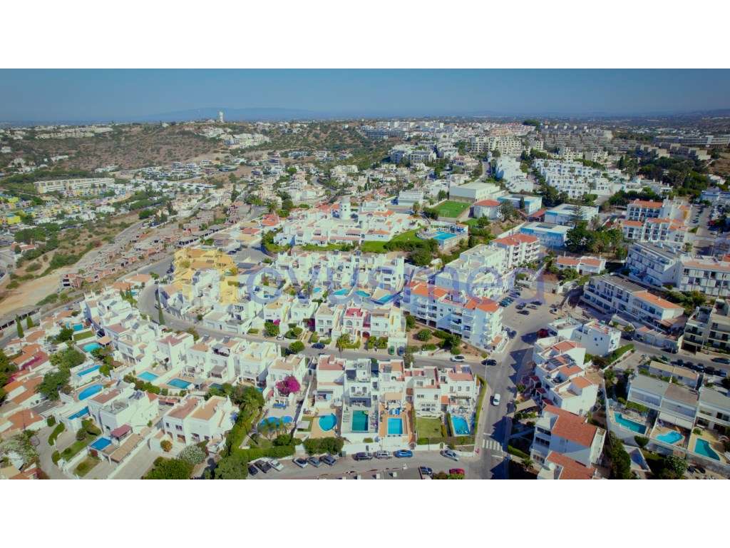 Moradia renovada com piscina e vistas panorâmicas sobre Albufeira e... - Grande imagem: 4/60
