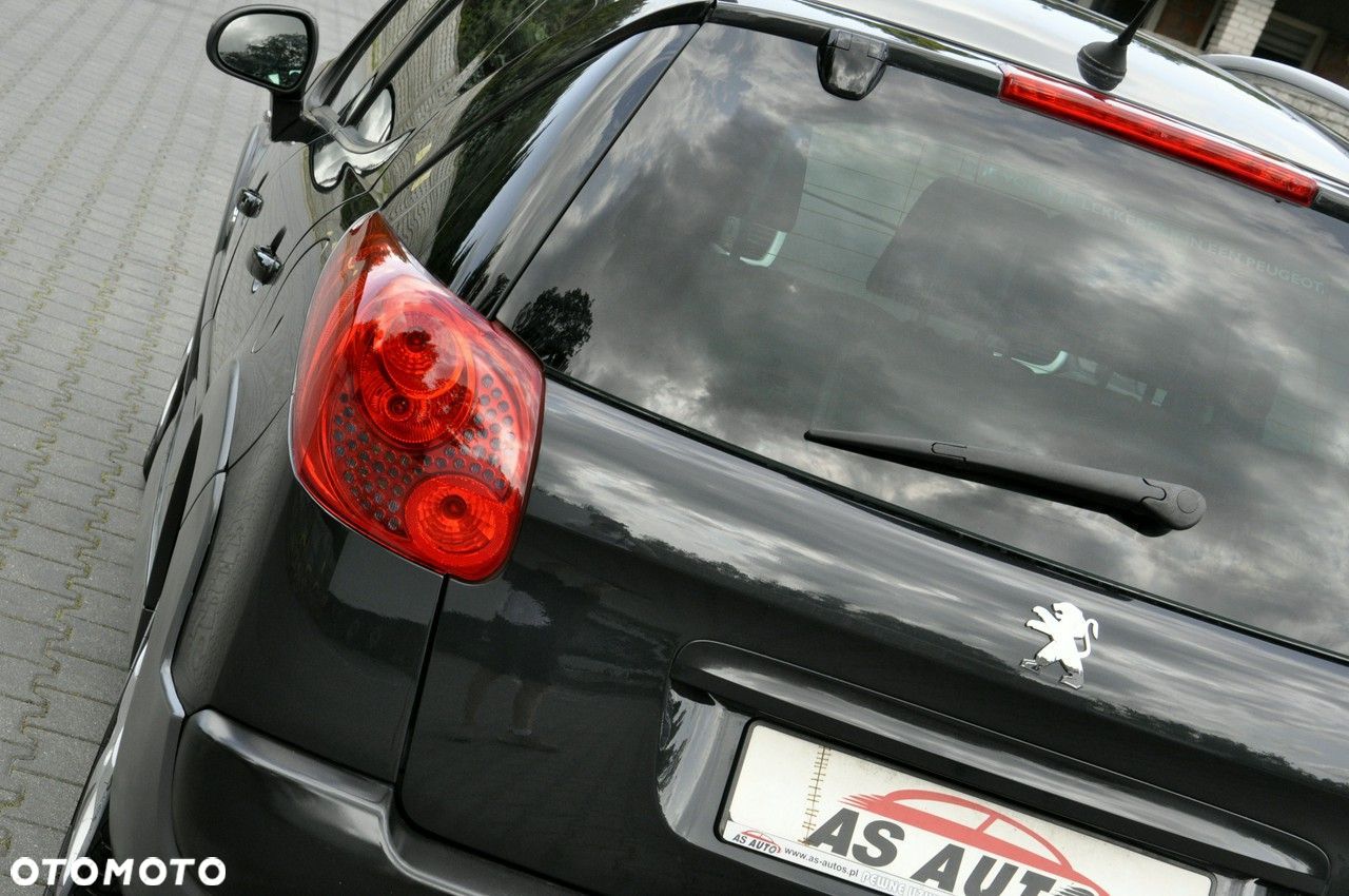 Peugeot 207 - 30