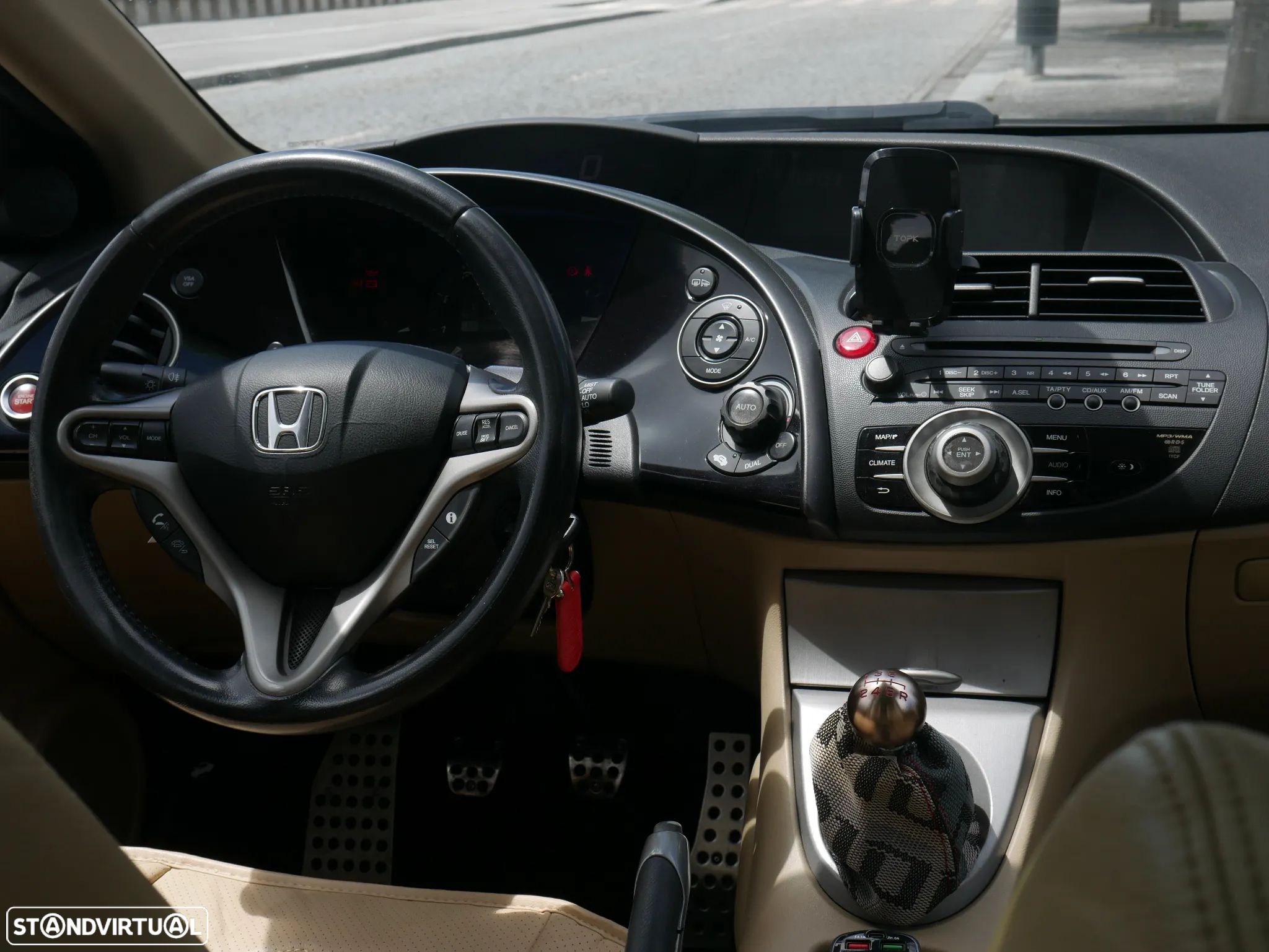 Honda Civic 1.8 Executive NAVI - 1