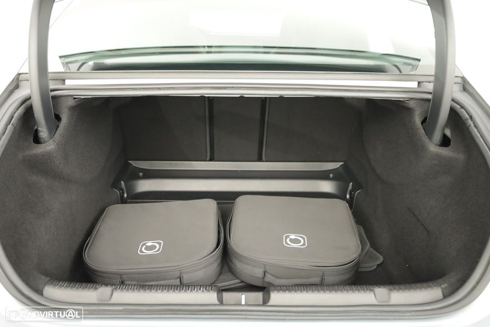 Mercedes-Benz EQE 300 - 25