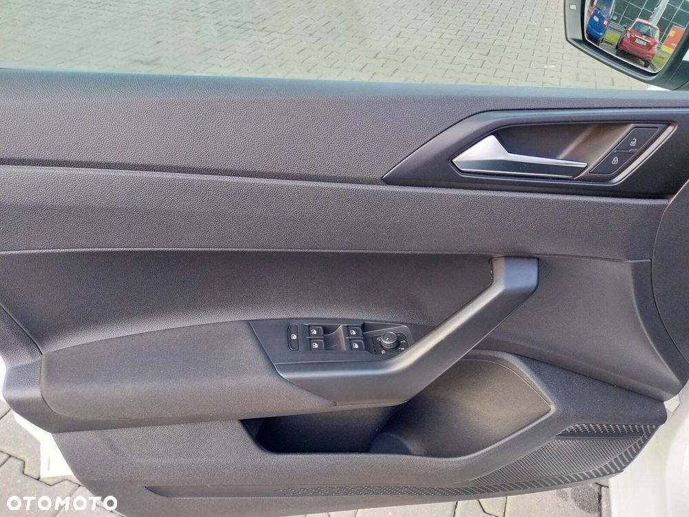 Volkswagen Polo - 12