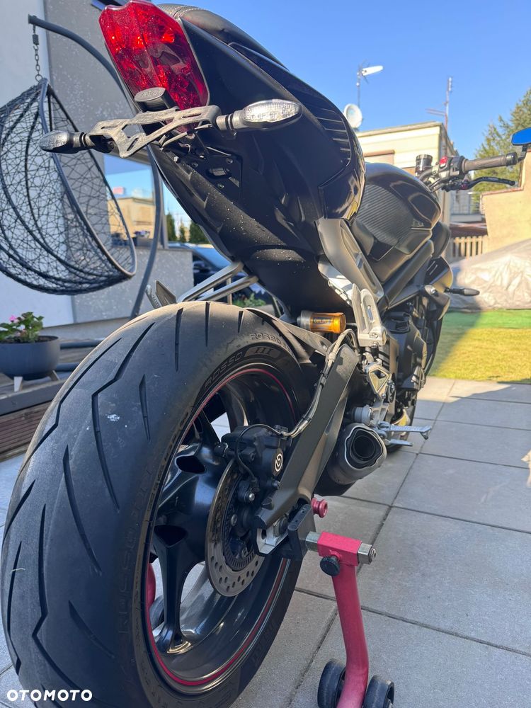 Triumph Street Triple - 11