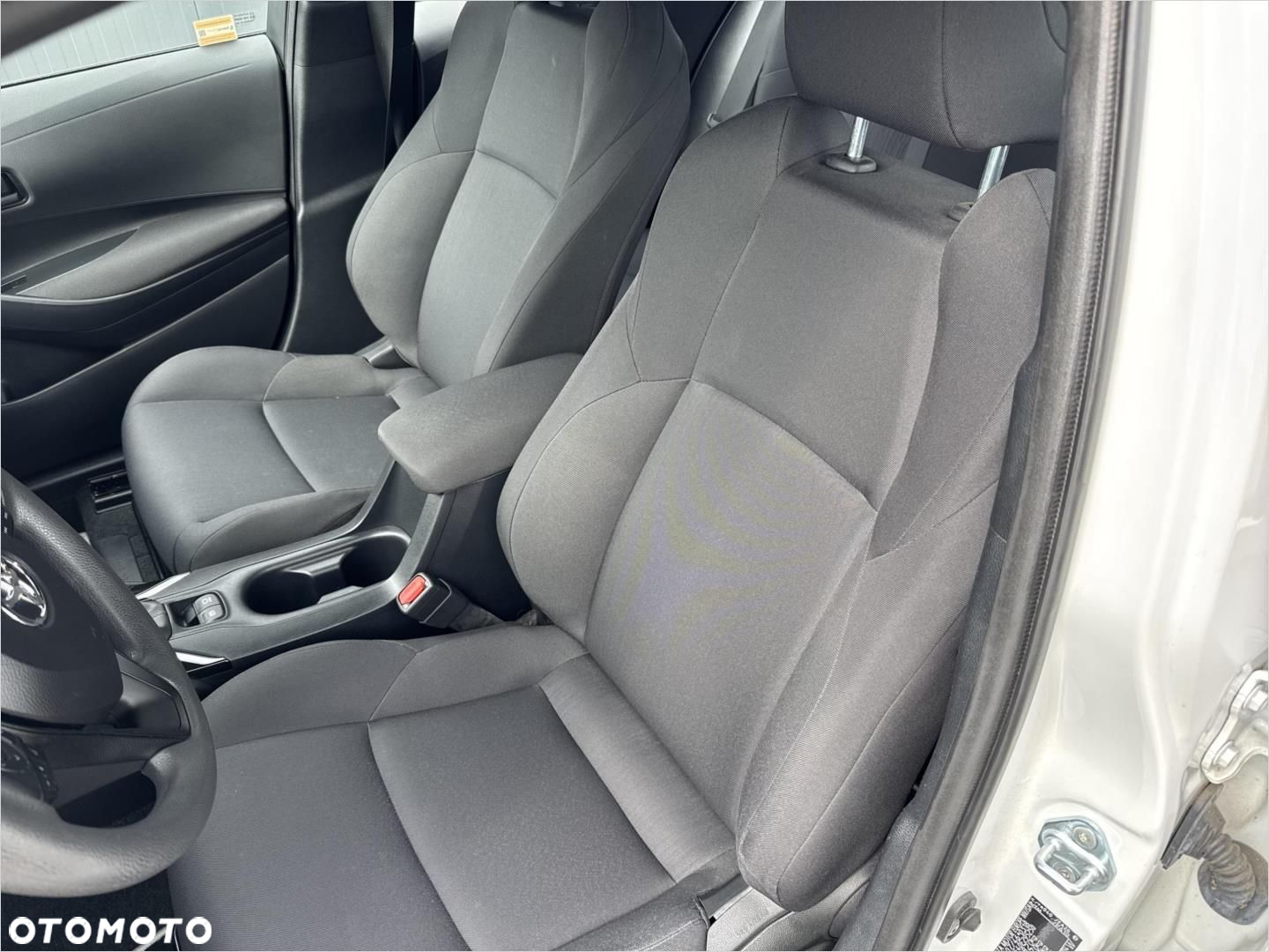 Toyota Corolla 1.8 Hybrid GPF Active - 17