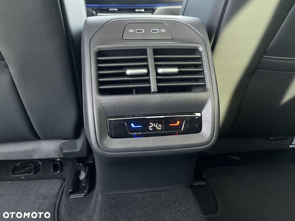 Volkswagen Passat - 28