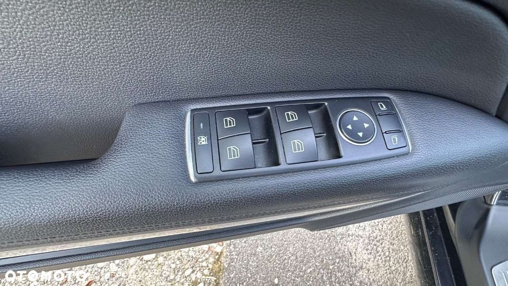 Mercedes-Benz Klasa E - 25