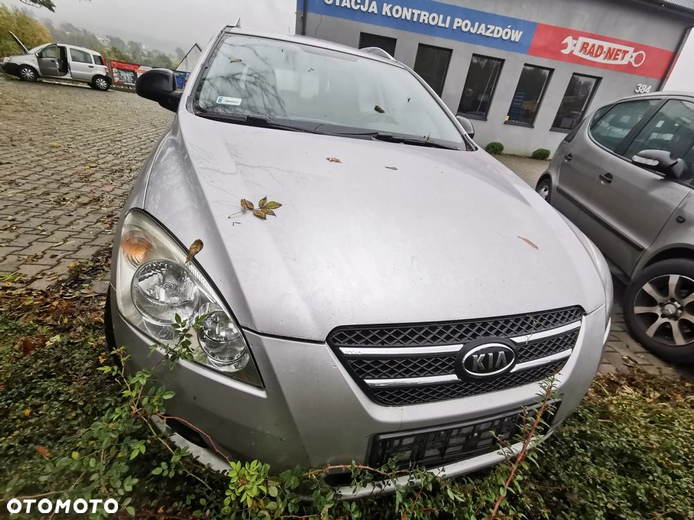 Maska KIA Ceed I kombi 2008r 9S