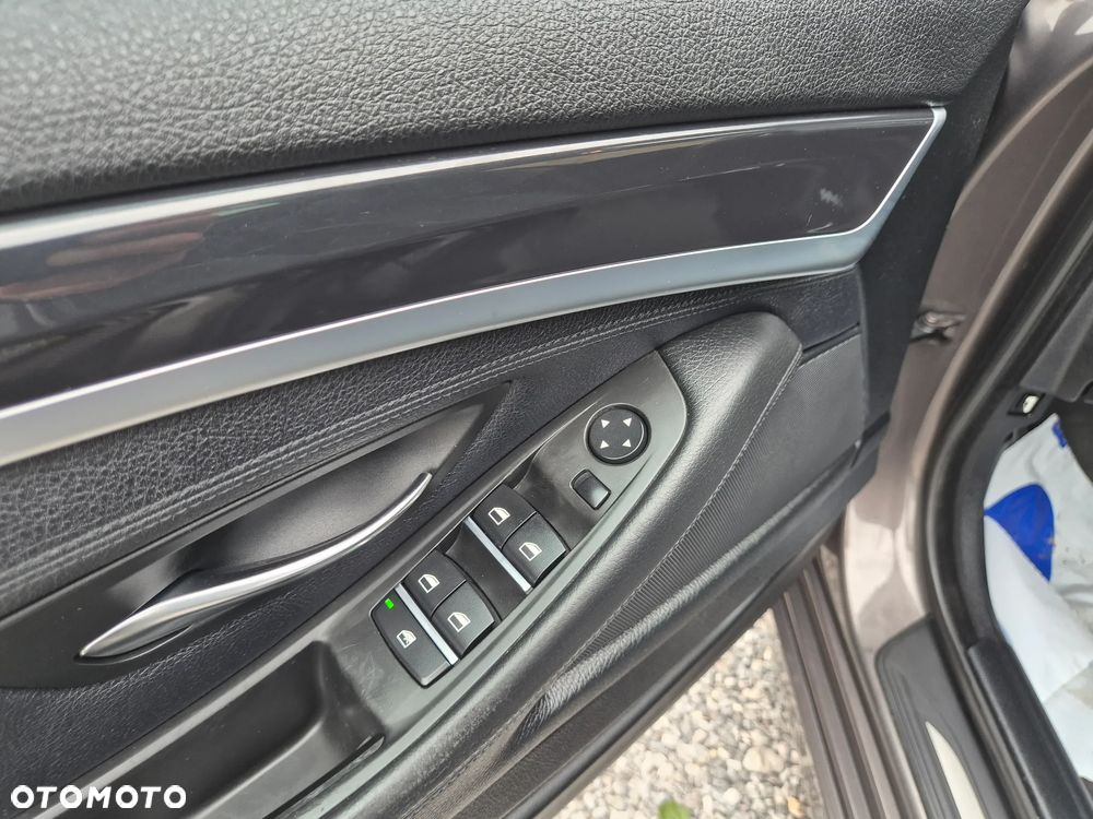 BMW Seria 5 520d - 35