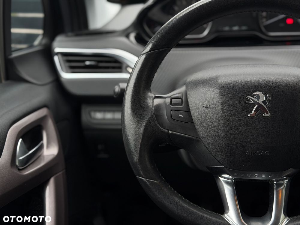 Peugeot 2008 - 12