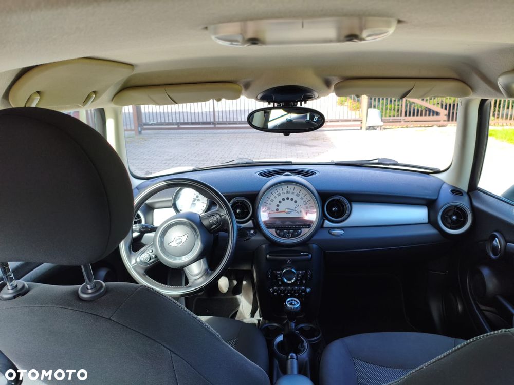 MINI Cooper Standard - 11