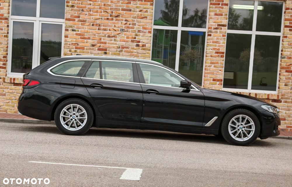 BMW Seria 5 520d Luxury Line - 9