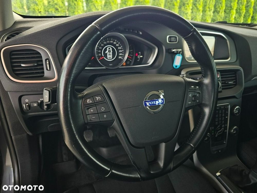 Volvo V40 D2 Momentum - 12