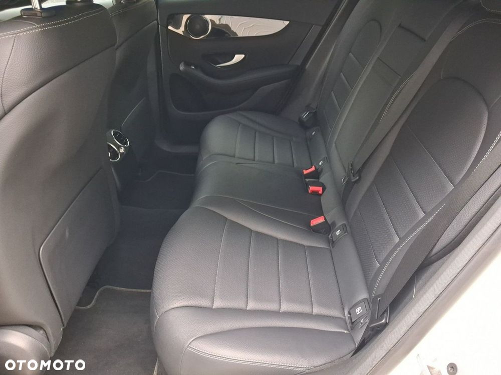 Mercedes-Benz GLC - 12