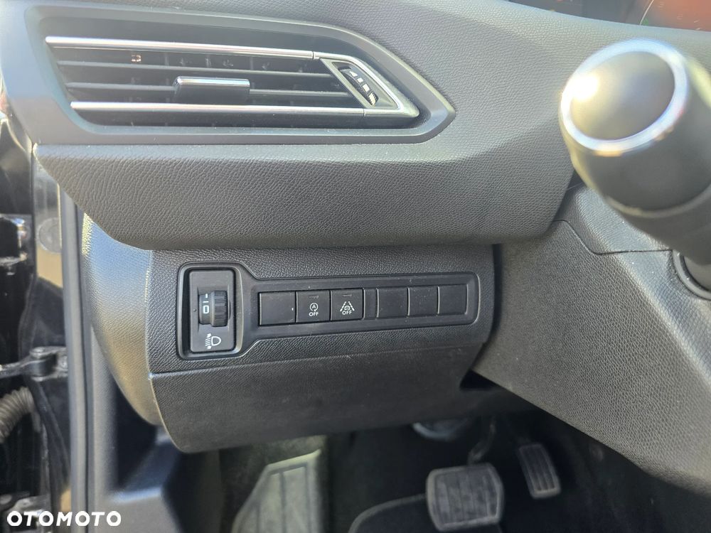 Peugeot 308 - 25