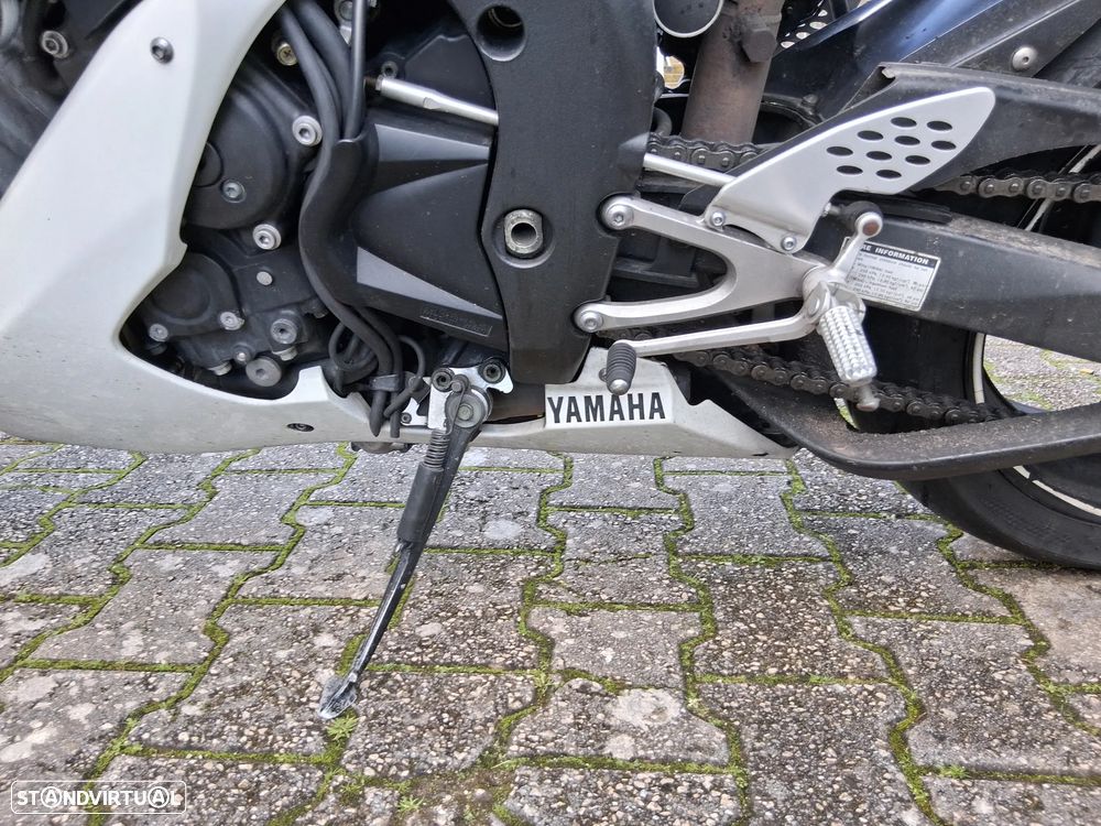 Yamaha YZF - 19