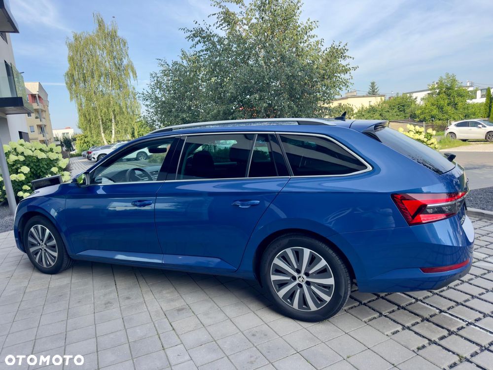 Skoda Superb 2.0 TDI SCR Style DSG - 4