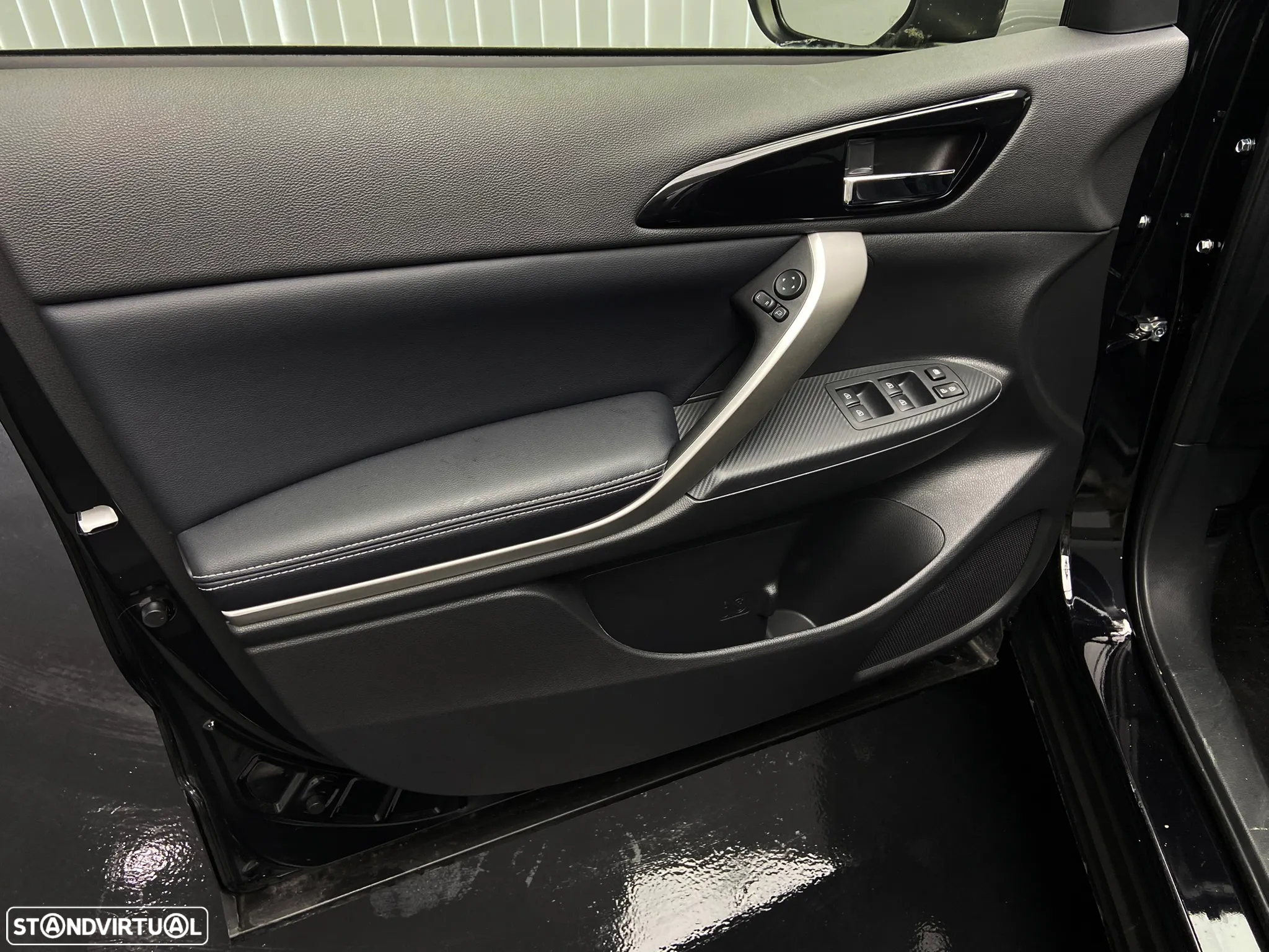Mitsubishi Eclipse Cross 2.4 PHEV Black Edition - 6