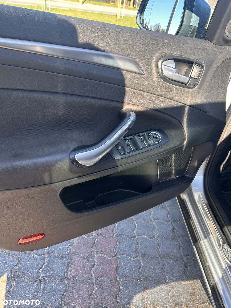 Ford Mondeo 2.0 TDCi Trend - 13