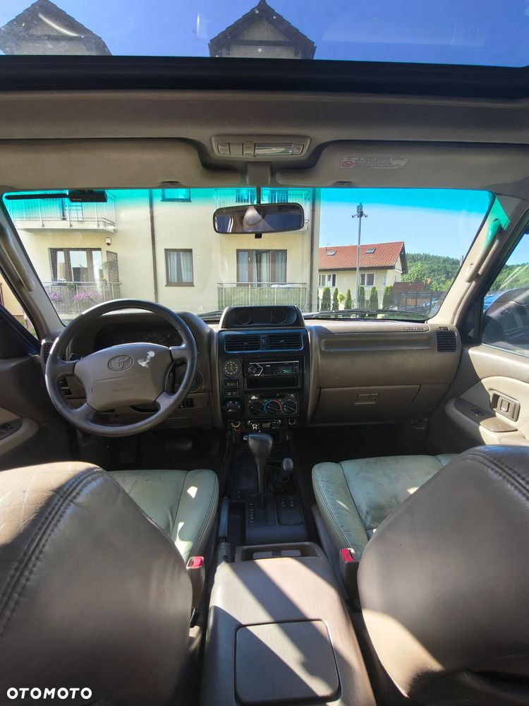 Toyota Land Cruiser - 4