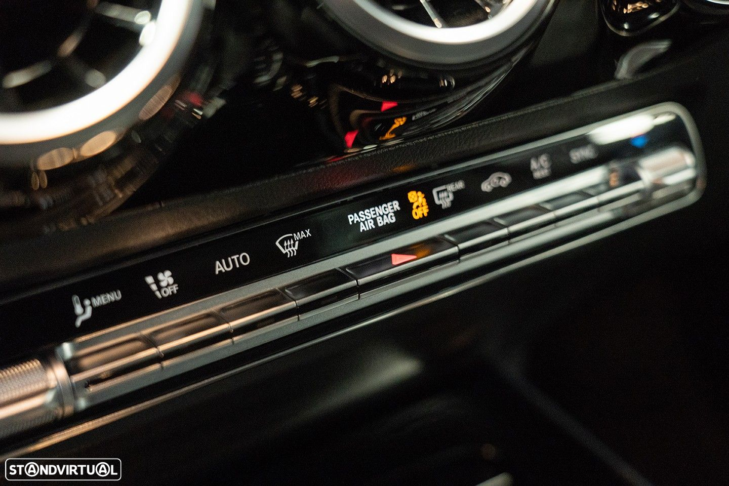 Mercedes-Benz GLA 180 d AMG Line - 37