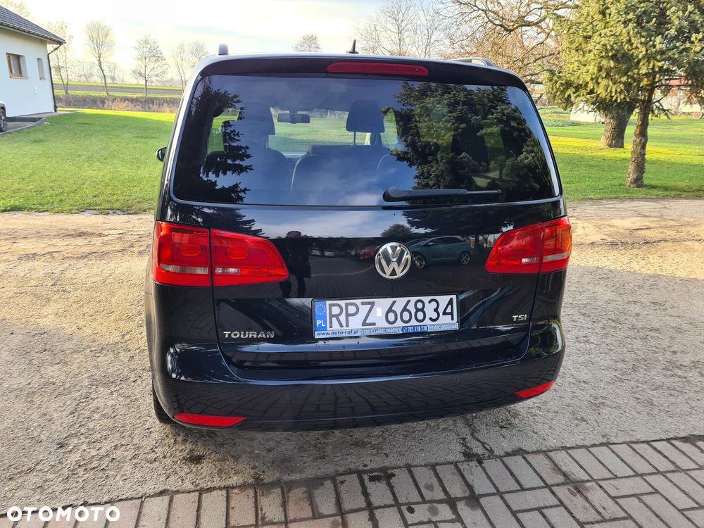 Volkswagen Touran - 10