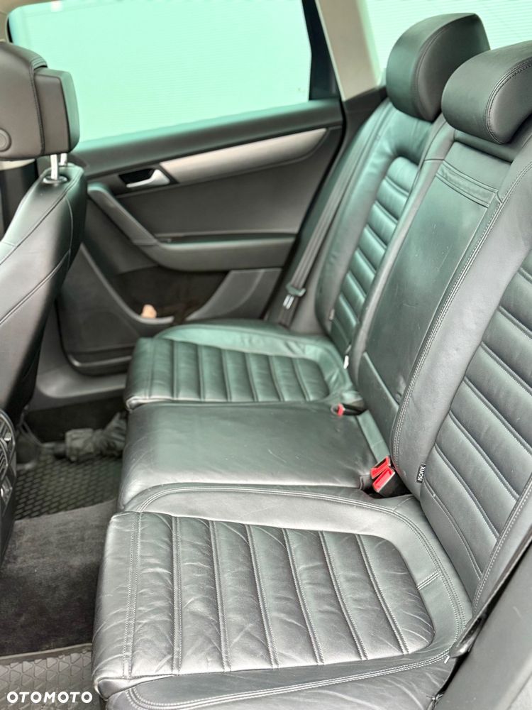 Volkswagen Passat 2.0 TDI DPF DSG 4Motion R-Line Edition Plus - 22