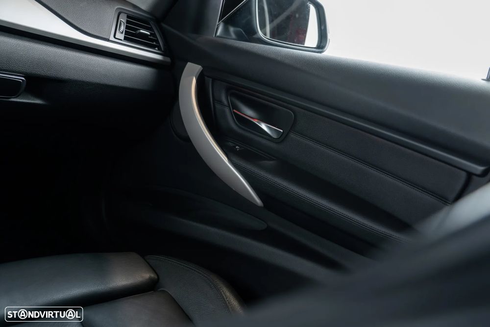 BMW 318 d Advantage - 19