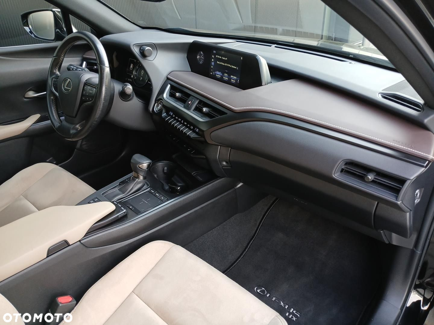 Lexus UX - 26