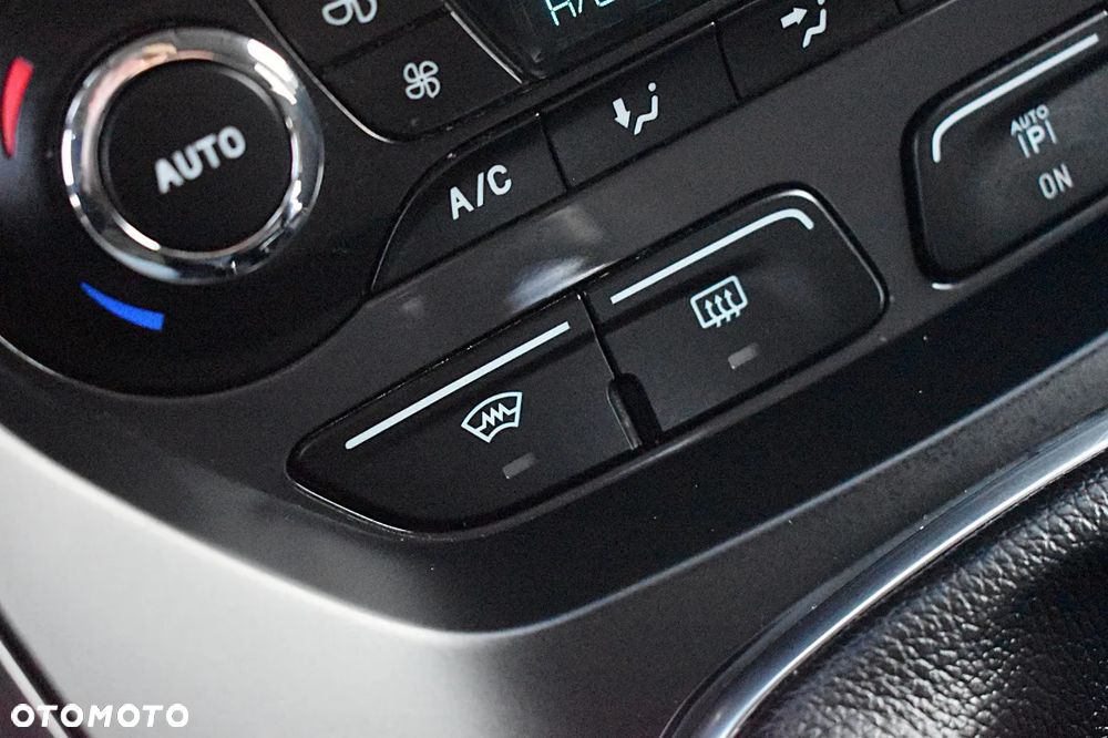 Ford Kuga 2.0 TDCi 2x4 Titanium - 35