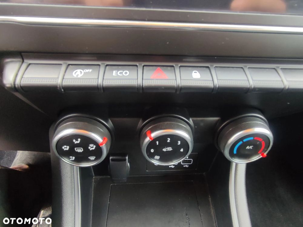 Renault Captur TCe 100 BUSINESS EDITION - 23