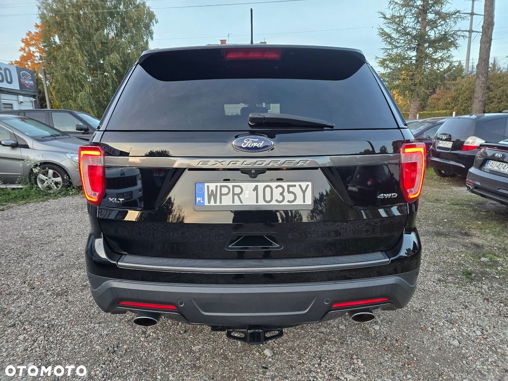 Ford Explorer - 8
