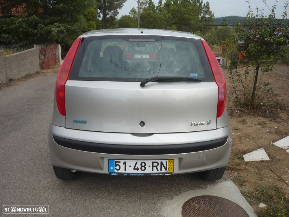 Fiat Punto 1.2 16V HLX - 2