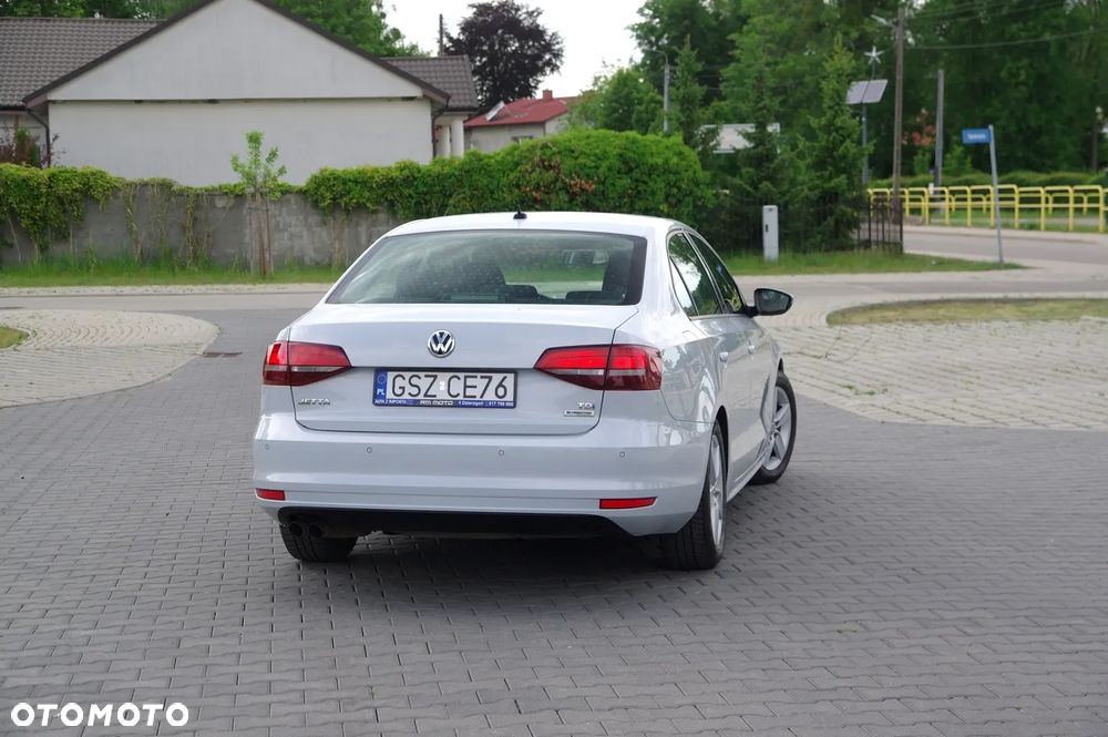 Volkswagen Jetta 2.0 TDI DPF BMT Trendline - 14