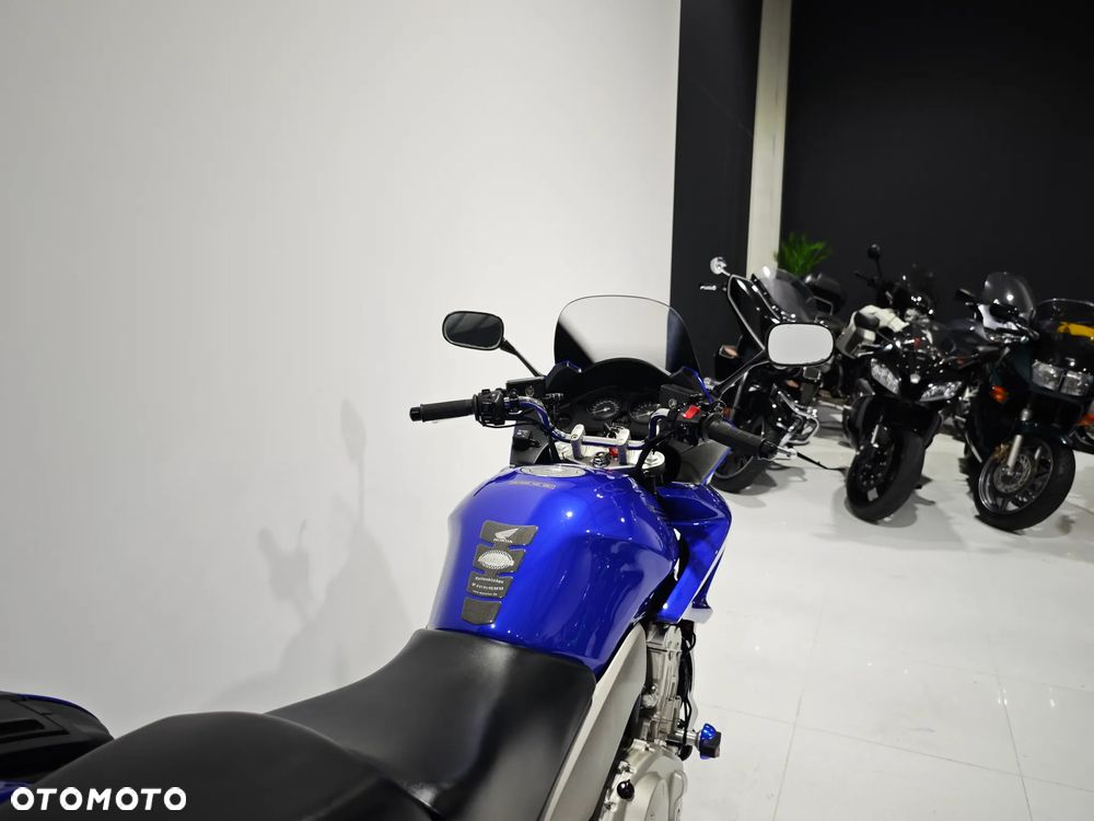 Honda CBF - 17
