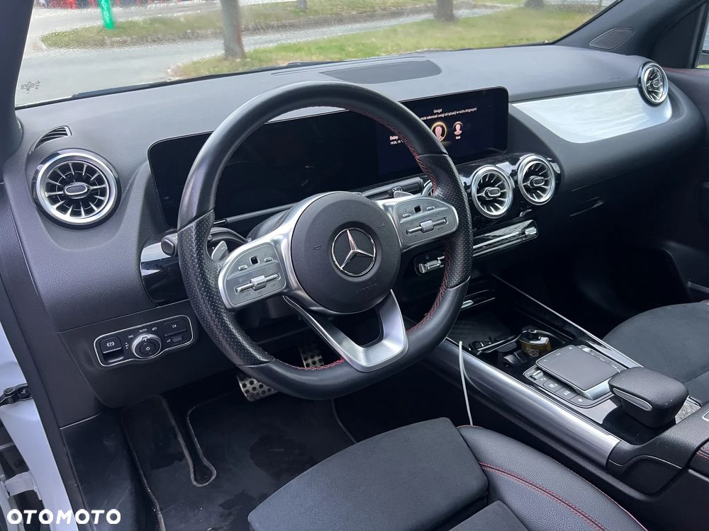 Mercedes-Benz GLA 250 4-Matic AMG Line - 9