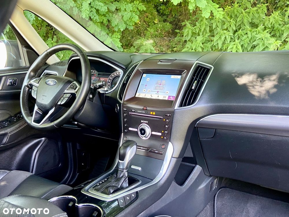 Ford Galaxy - 22