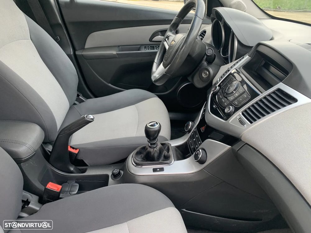 Chevrolet Cruze 1.6 LS - 9
