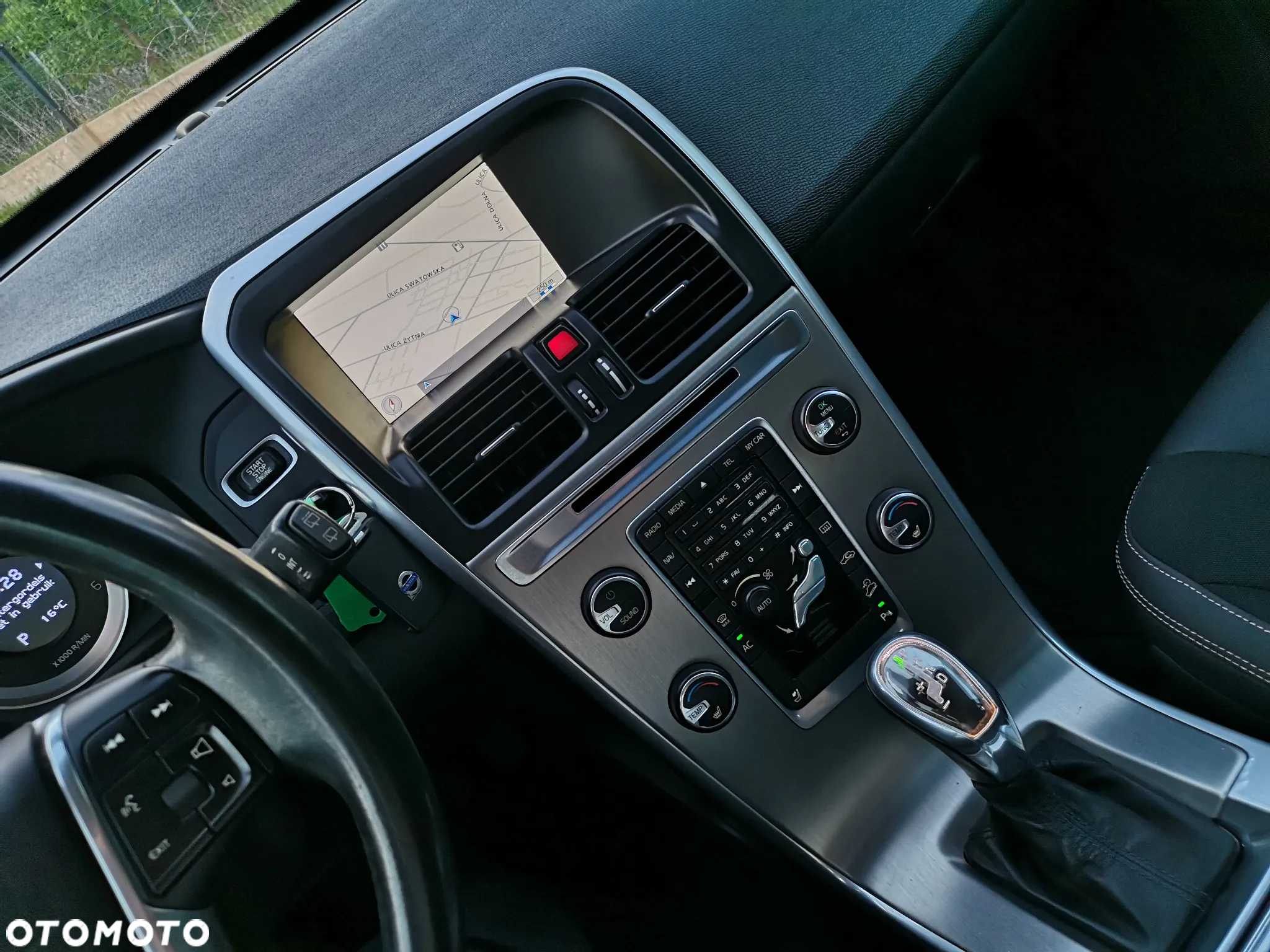Volvo XC 60 D3 AWD Momentum - 8