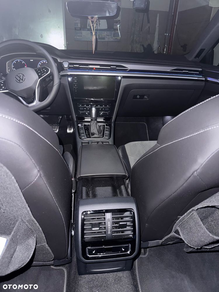 Volkswagen Arteon 2.0 TDI R-Line DSG - 24