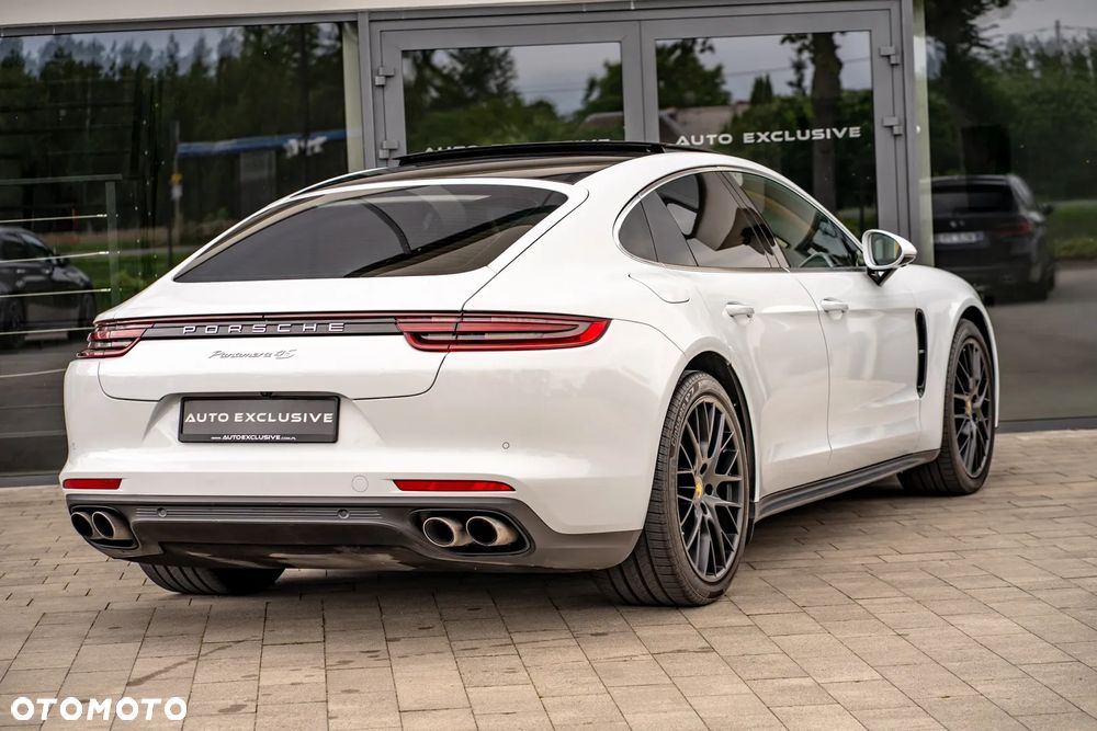 Porsche Panamera 4S - 25