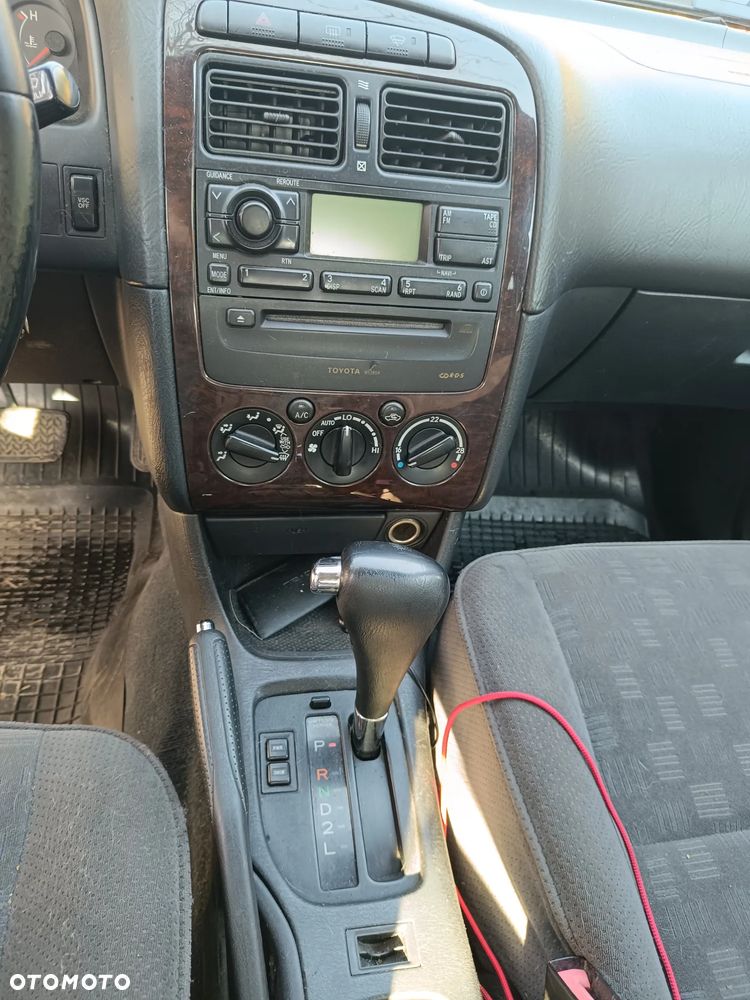 Toyota Avensis 2.0 VVT-i Sol - 12