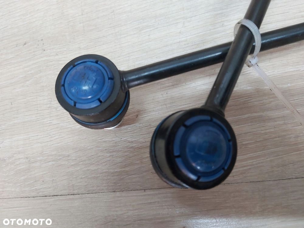 Toyota Verso Lift 09 - 18 r łącznik stabilizatora przód 2 szt zamiennik - 2