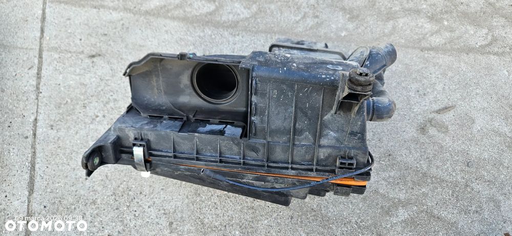 Obudowa filtra powietrza Volvo V40 I Lift 1,8 benzyna 2003r 30887040 - 6