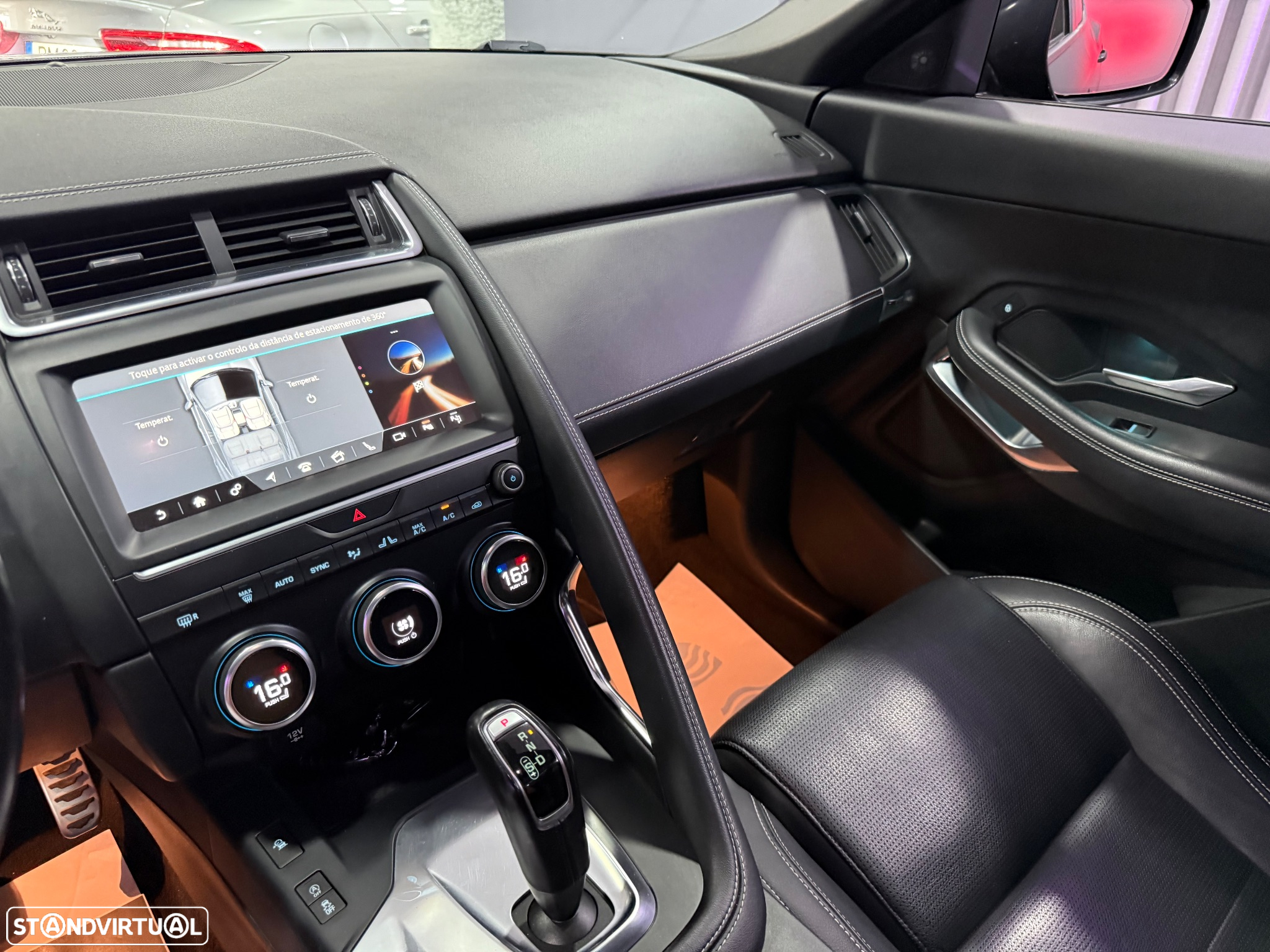 Jaguar E-Pace 2.0 i4D R-Dynamic S AWD Aut. - 42