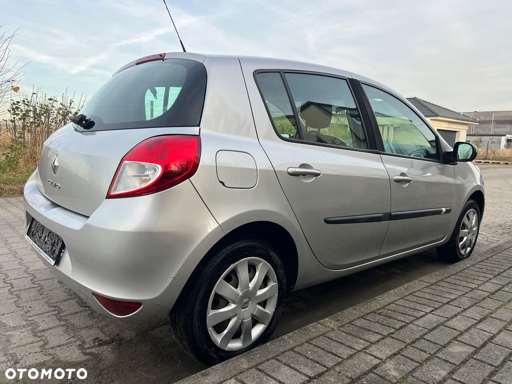 Renault Clio - 2