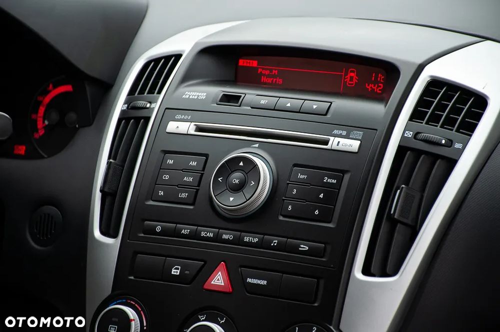 Kia Ceed 1.4 CVVT Dream-Team Edition - 19