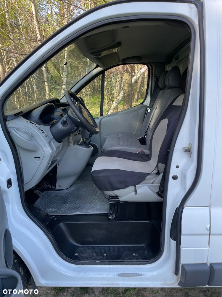 Renault Trafic 2.0 DCI - 12