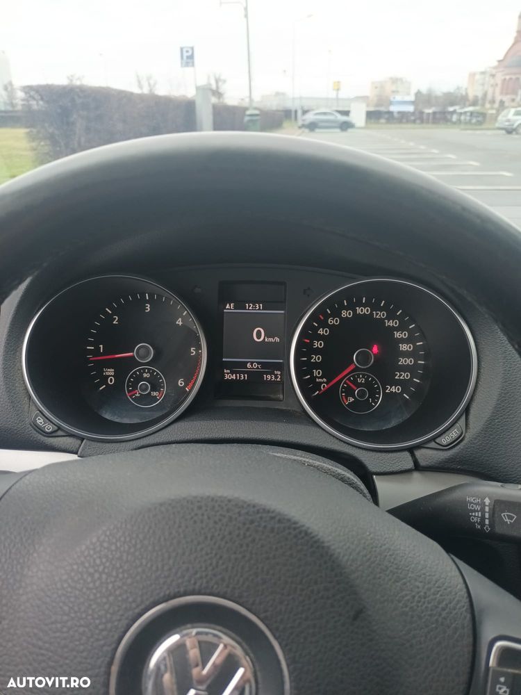 Volkswagen Golf - 10