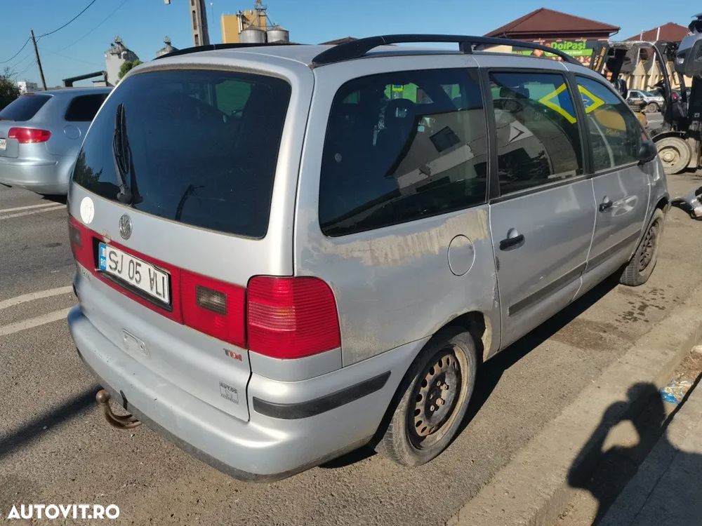 Dezmembrez Sharan - 1